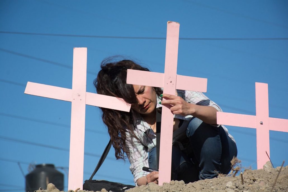 cmdx feminicidios, alerta de género, delegaciones, cruz rosa, mujer cruz,