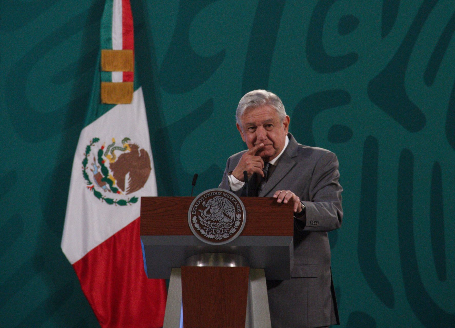 AMLO tiene COVID-19