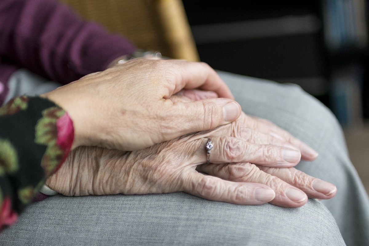 Mujer de 86 años padece gangrena tras contagiarse de Covid-19